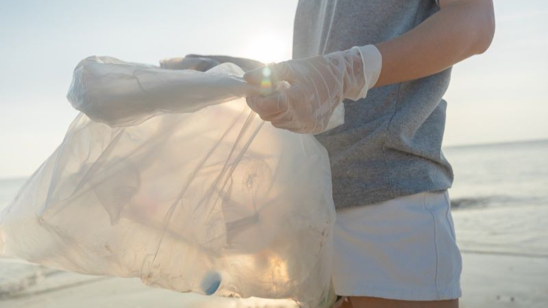 Beach plastic cleaning
